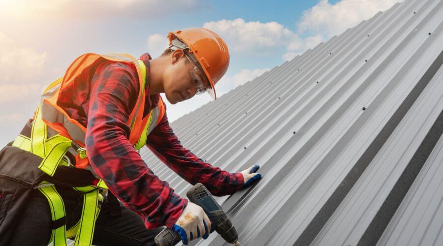 Professional gutter cleaning in Draper, VA